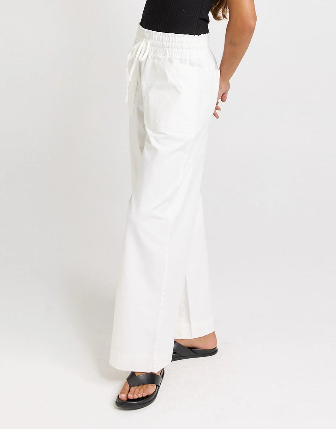 Saffra Relax Leg Jean White