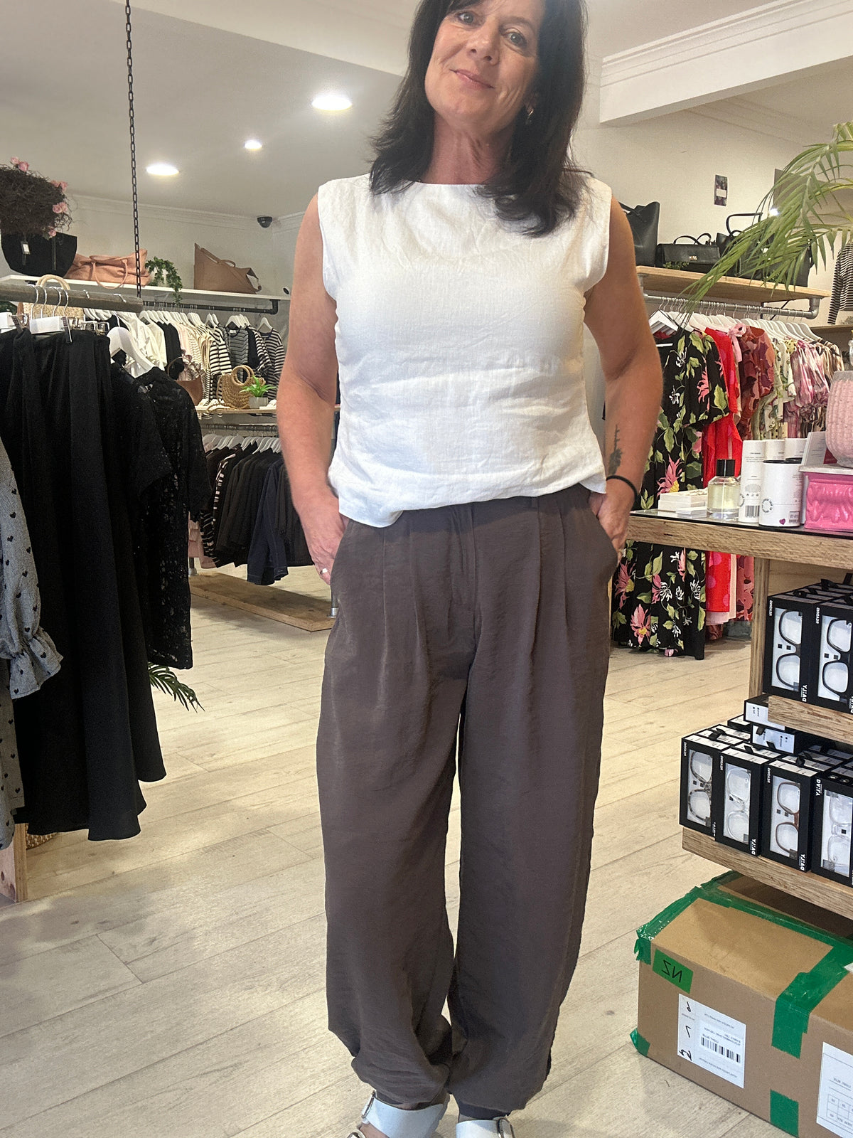 Demi Pleated Pant Chocolate | Foxwood