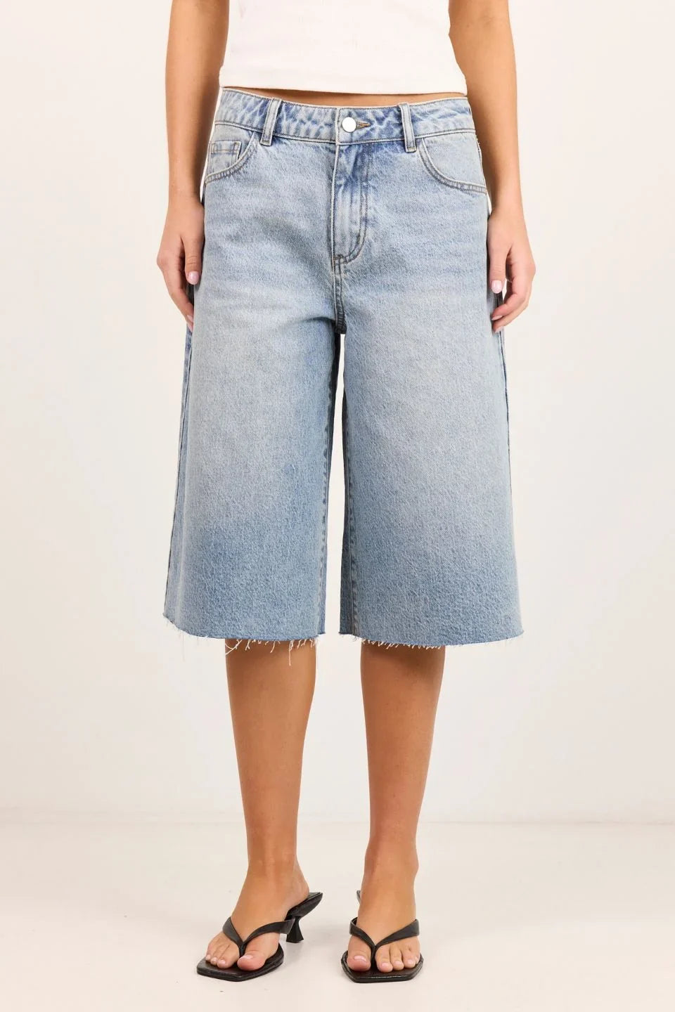 Maverick Vintage Blue Knee Length Bermuda Denim Shorts
