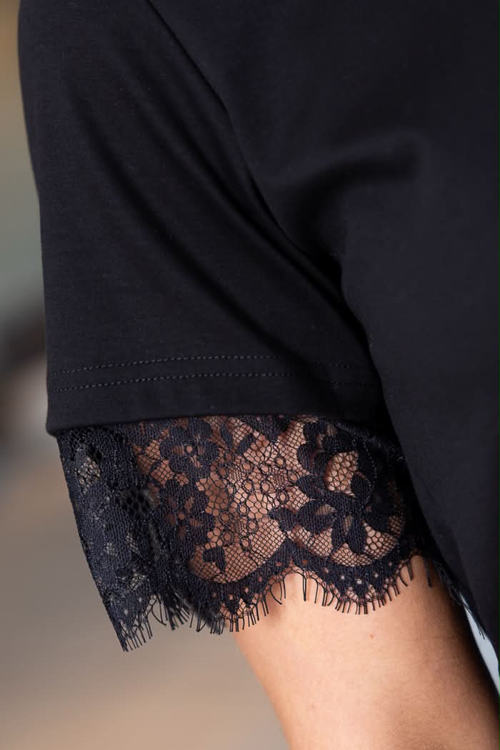 Lara Lace T-Shirt Black