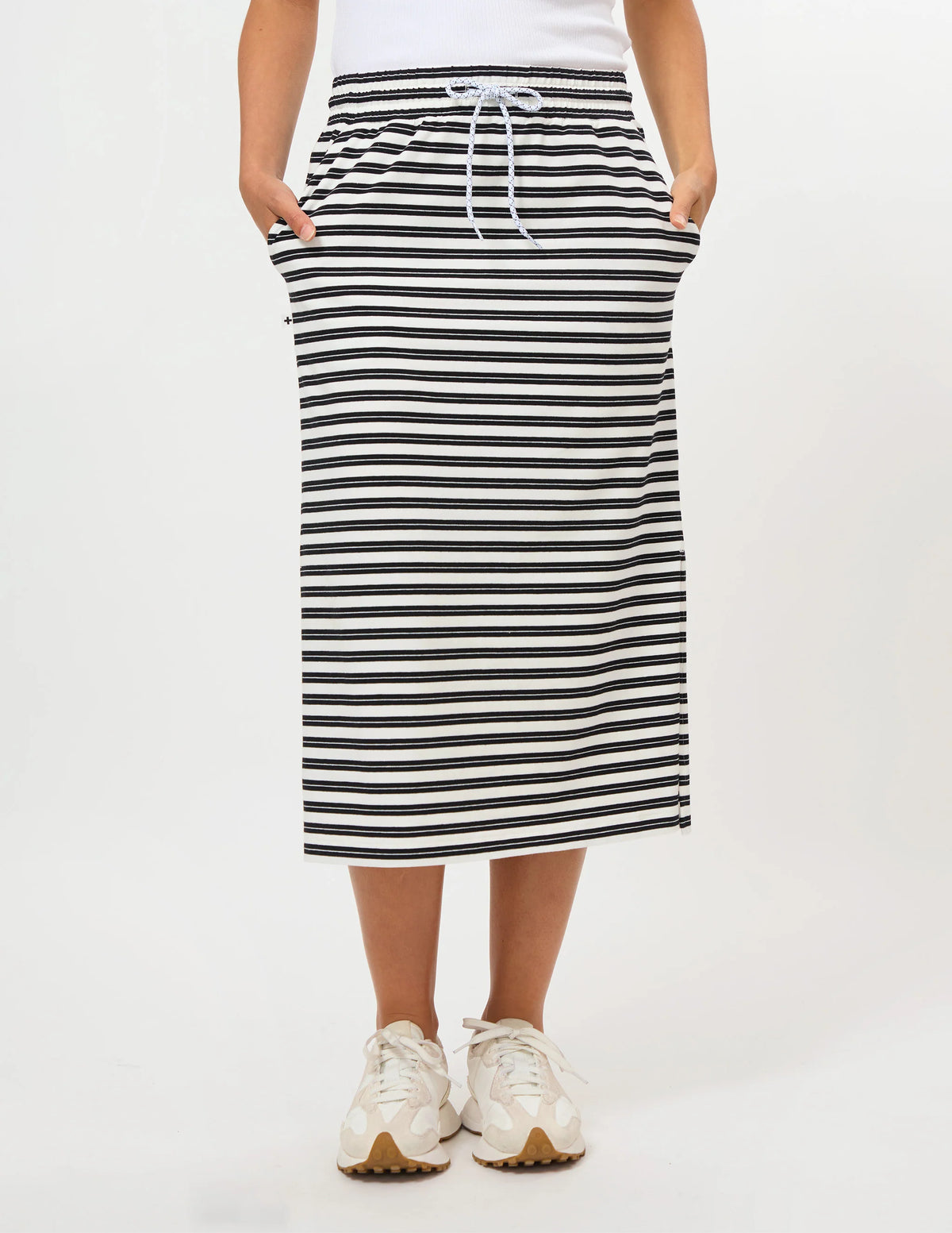 Essential Skirt Black Stripe