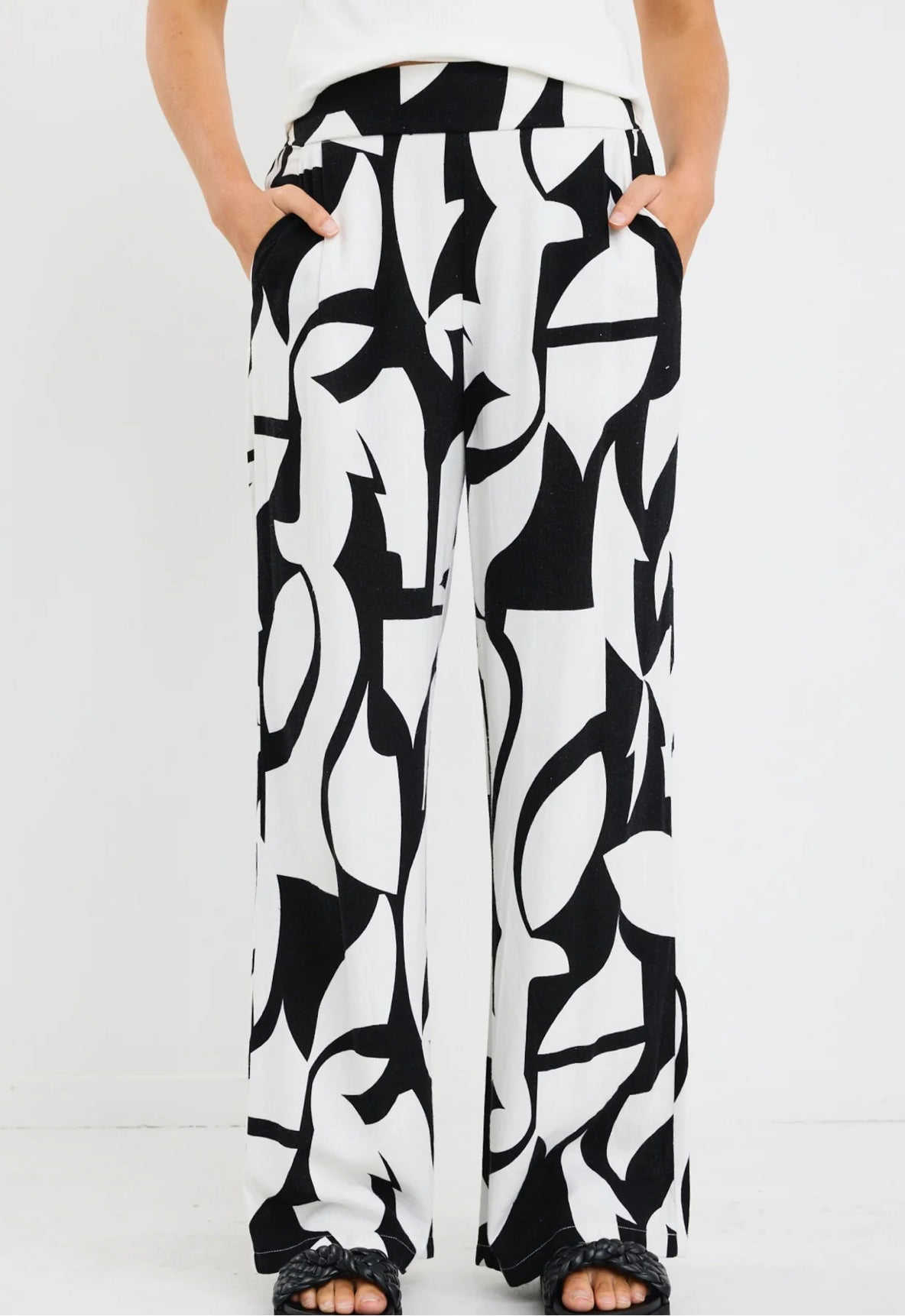 Metropolitan Black White Cutout Print Wide Leg Pants