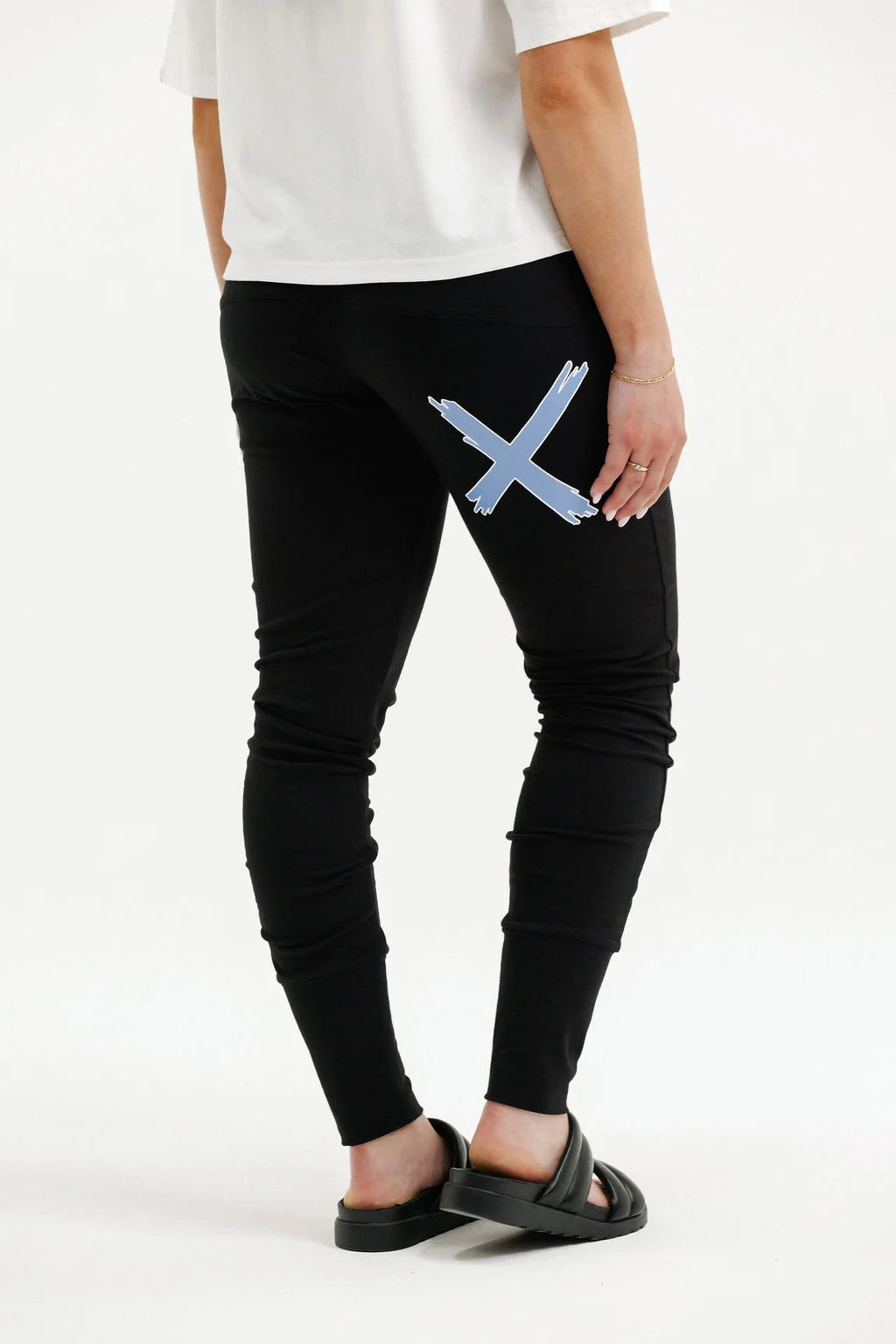 Apartment Pants Black with Hydrangea/White