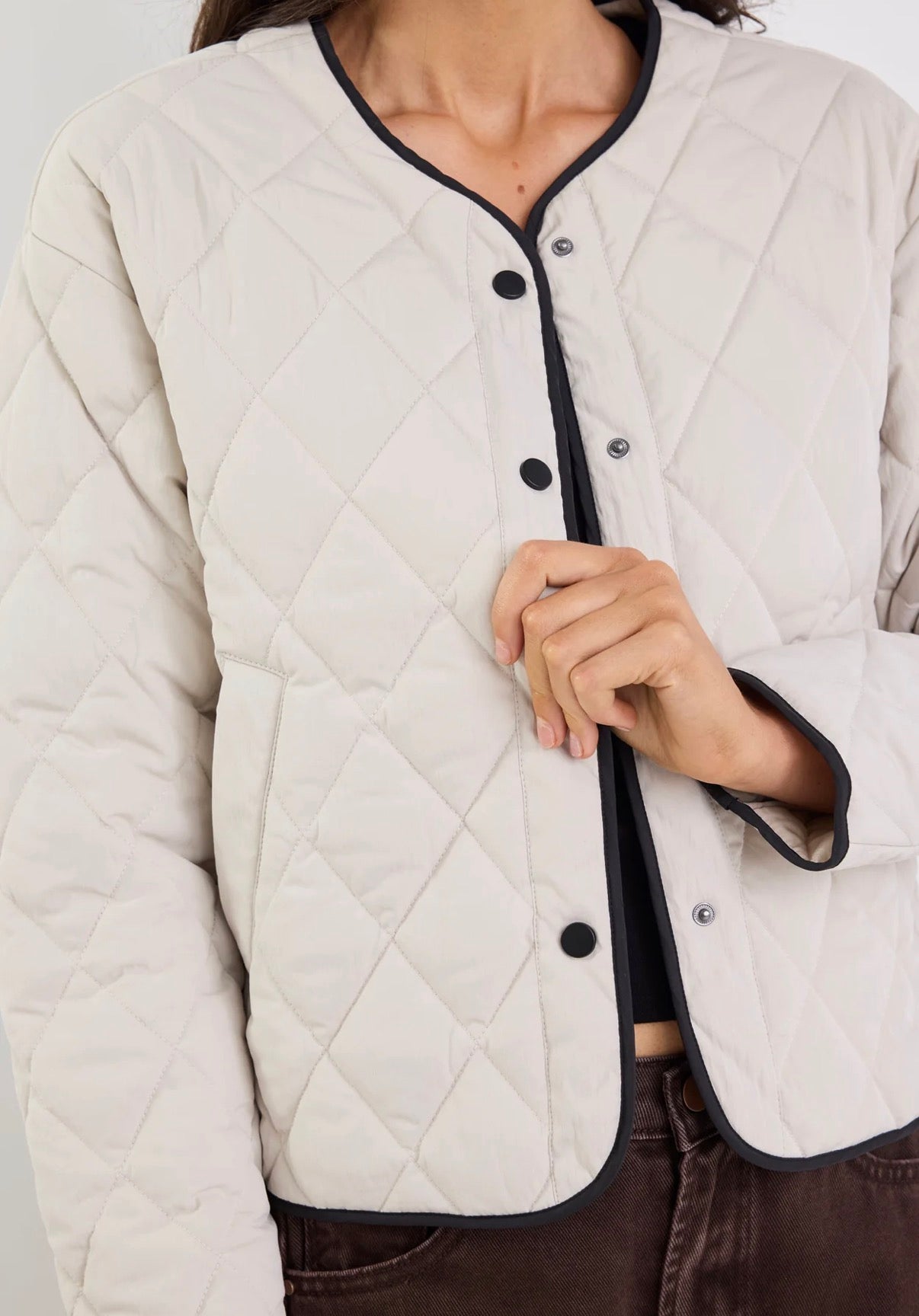 Apex Bone Collarless Quilted Contrast Piping Puffer Jacket
