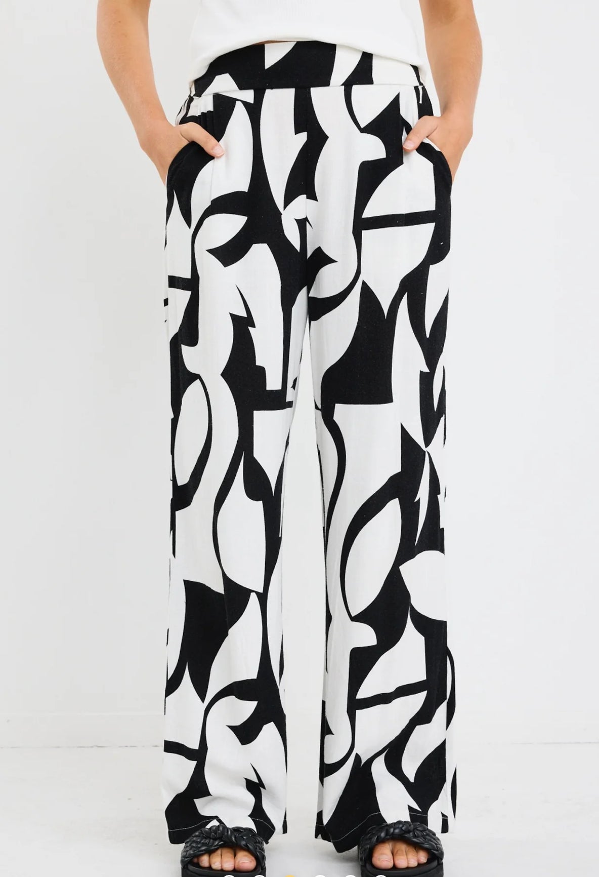 Metropolitan Black White Cutout Print Wide Leg Pants