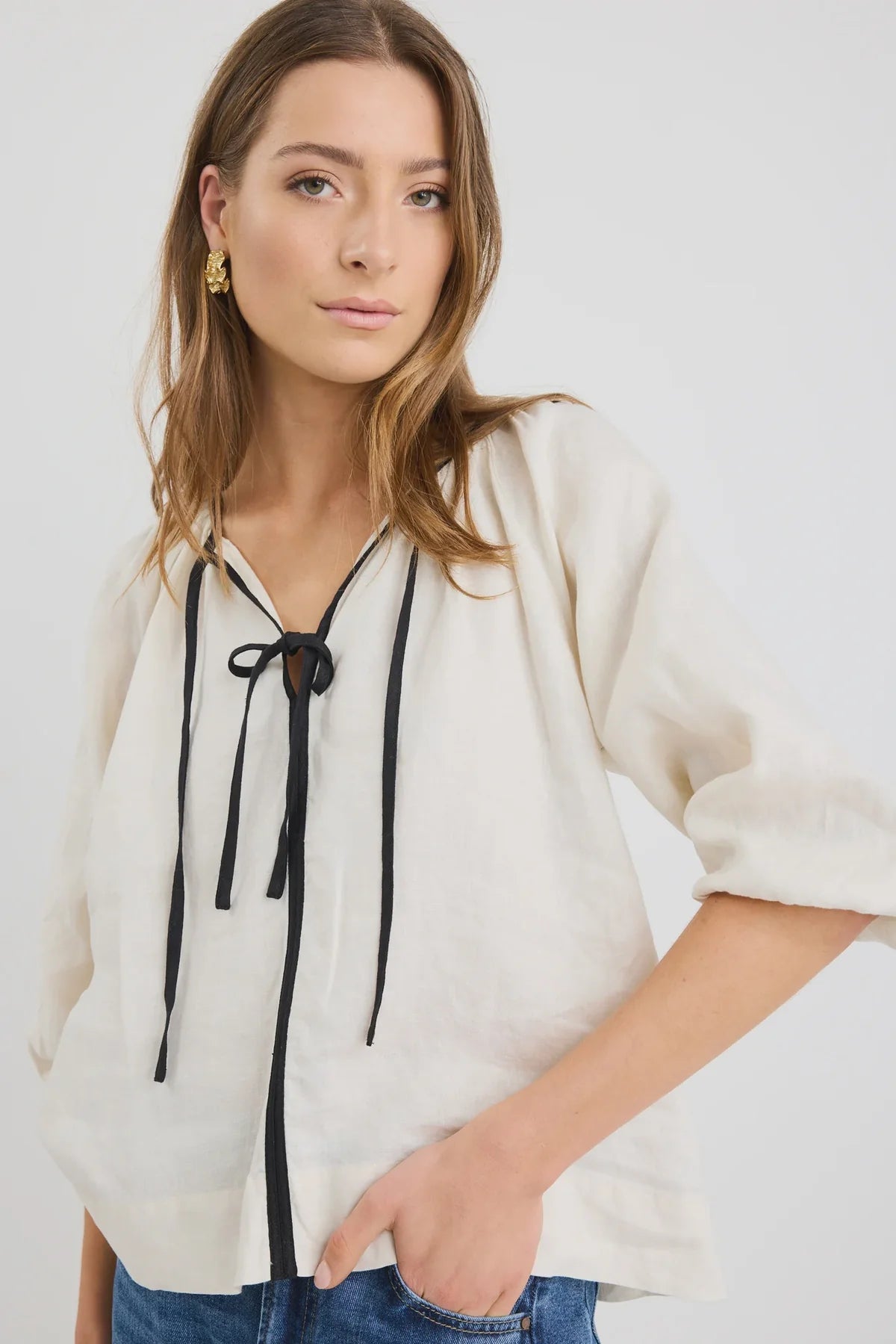 Subliminal Cream Black Trim Linen Relaxed Long Sleeve Top