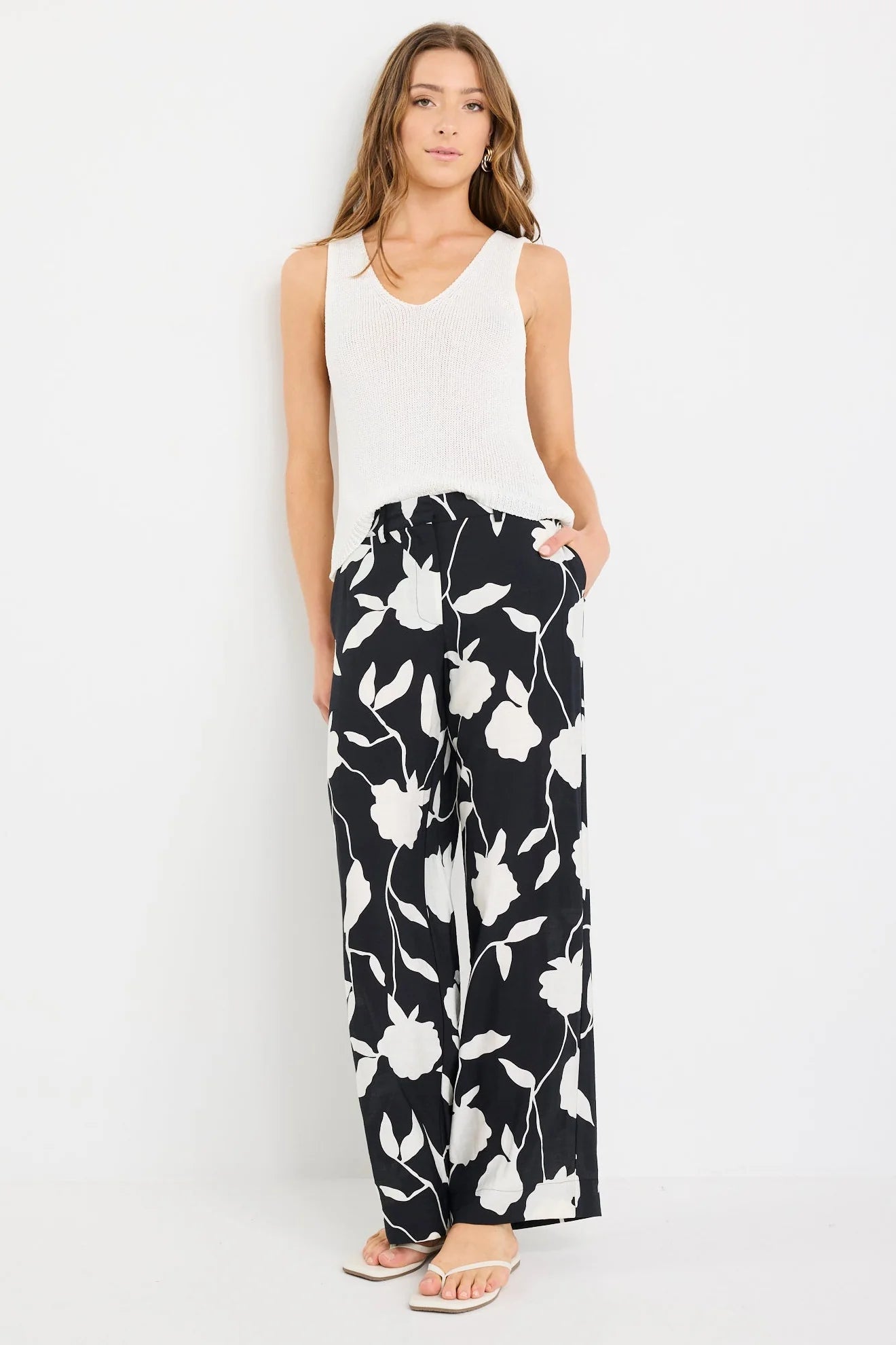 Beneficial Black And White Floral Flat Front Elastic Back Pants