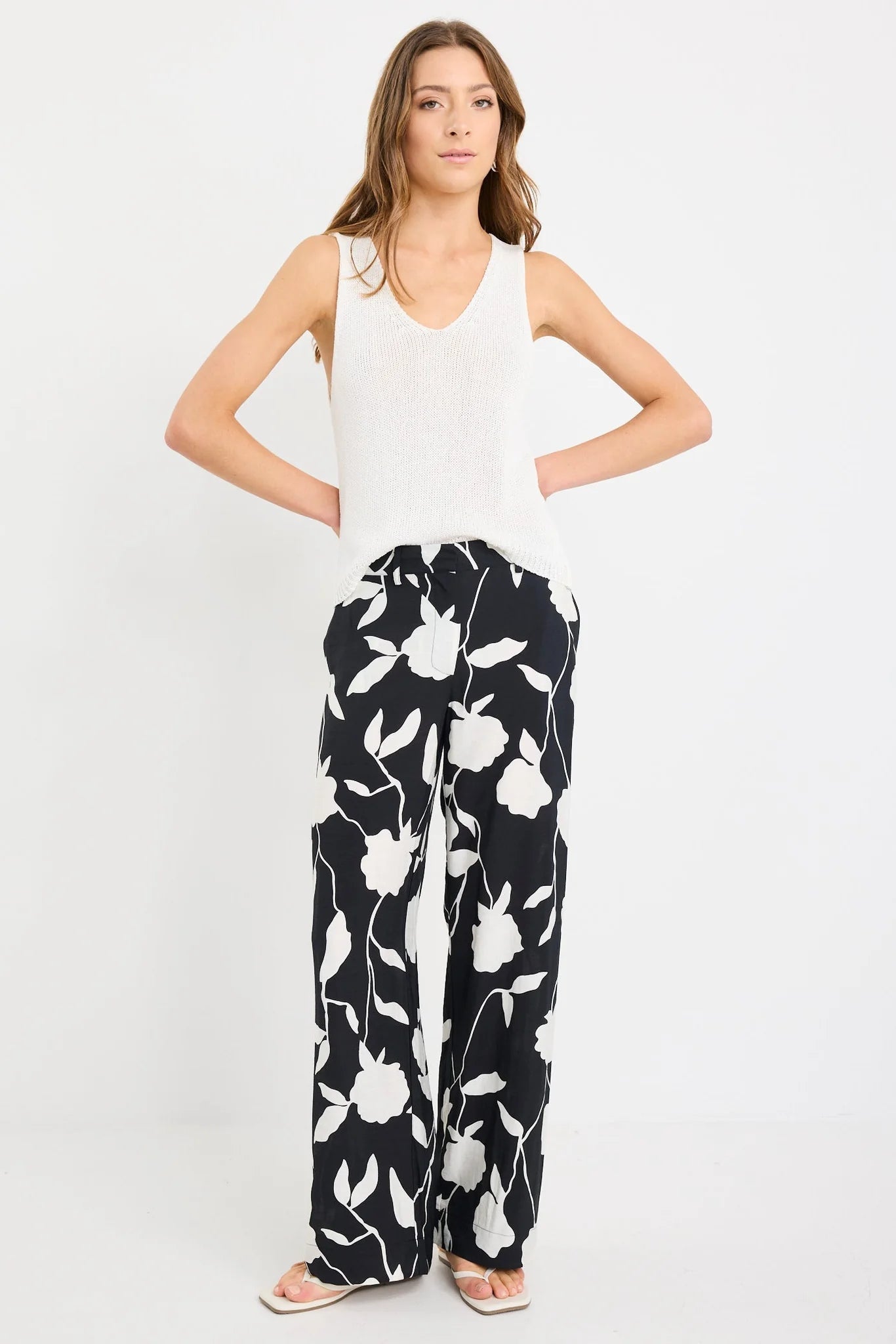 Beneficial Black And White Floral Flat Front Elastic Back Pants