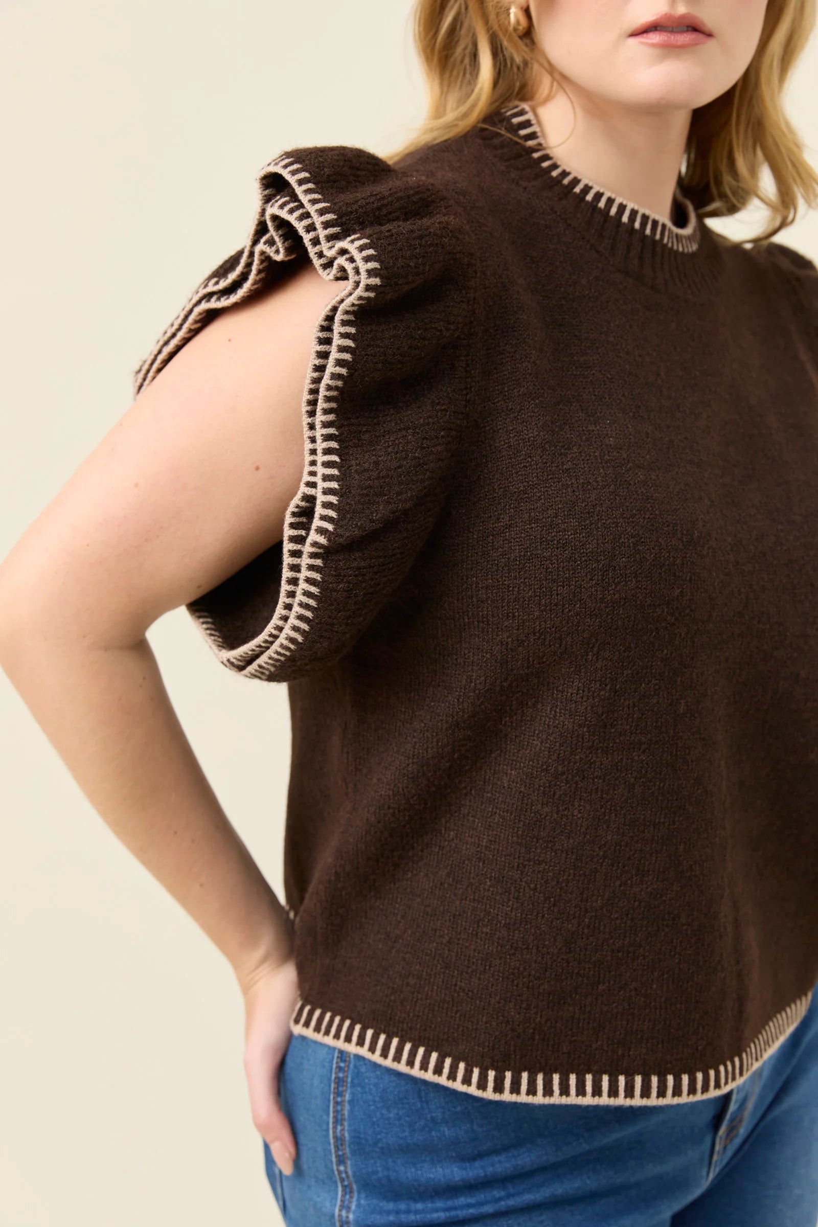 Isle Of Mine Athena Frill Knit Top
Chocolate