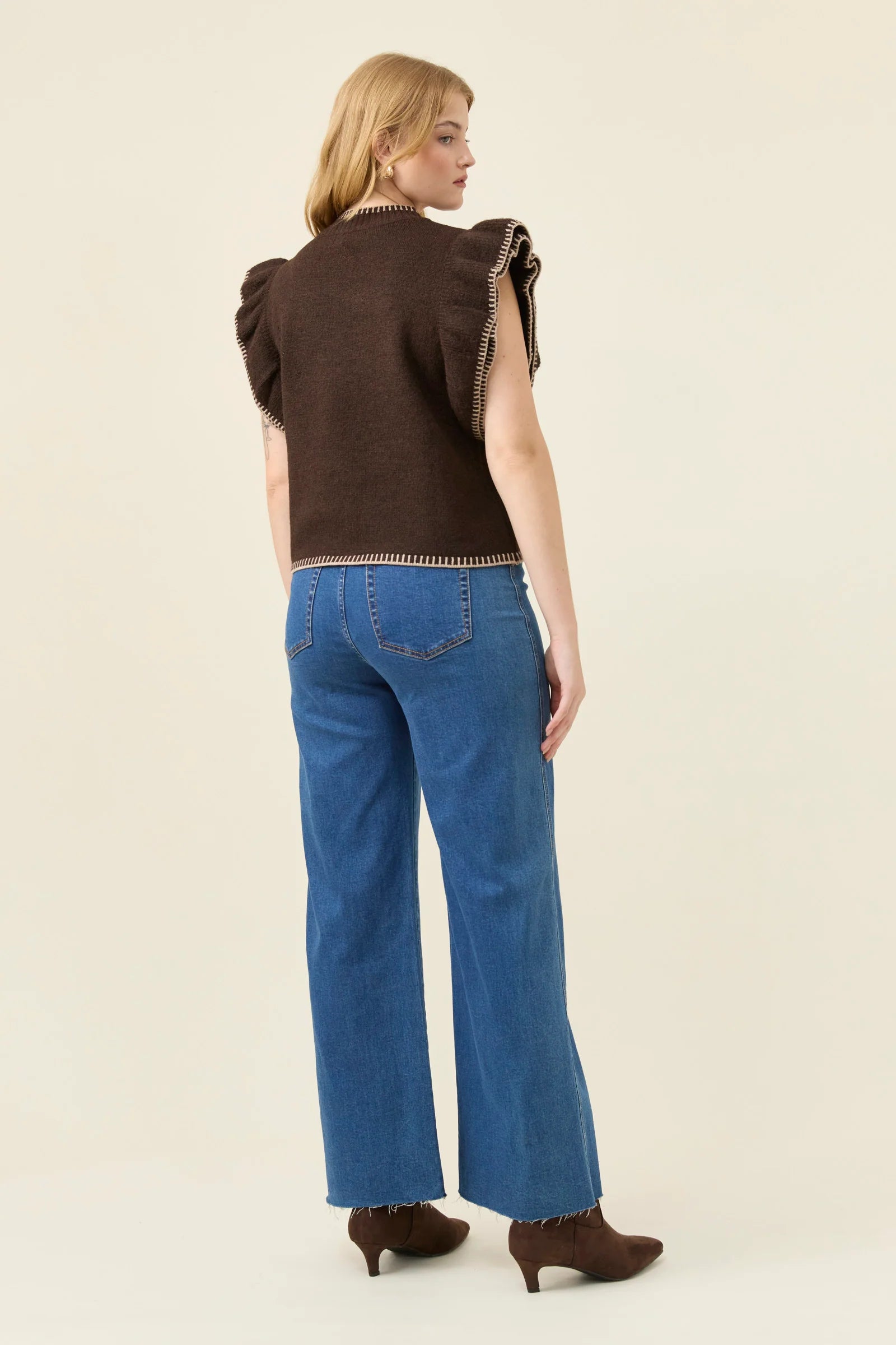 Isle Of Mine Athena Frill Knit Top
Chocolate