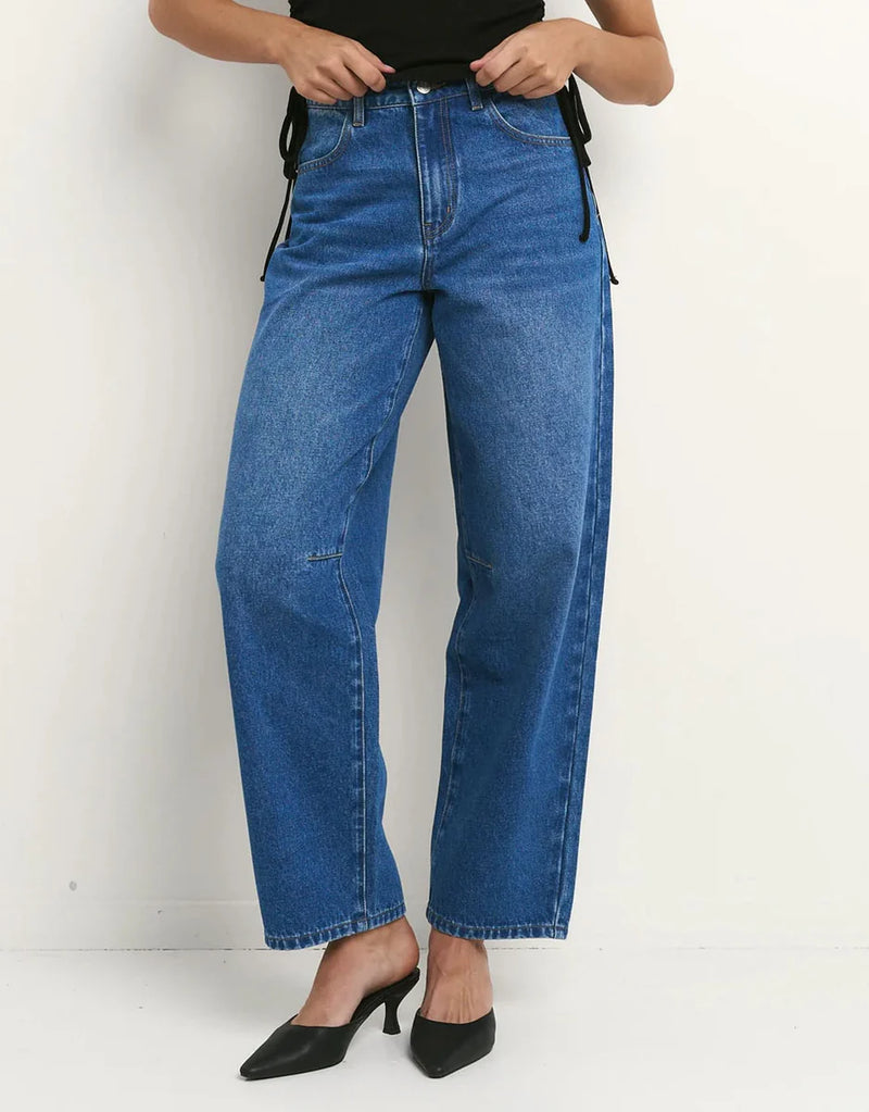 Berlin Signature Blue Mid Barrel Leg Jean
