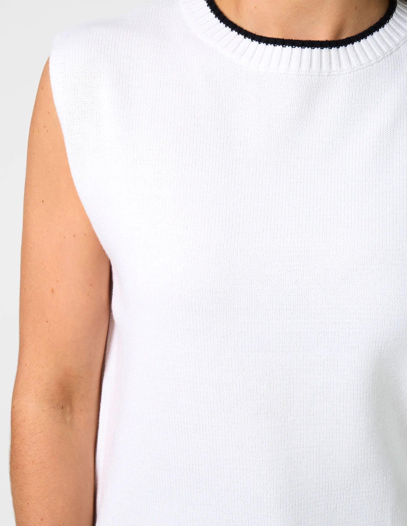 Jenni Vest White