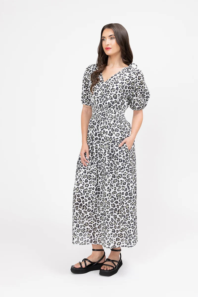 Skillfull Short Sleeve Midi Sage Leopard