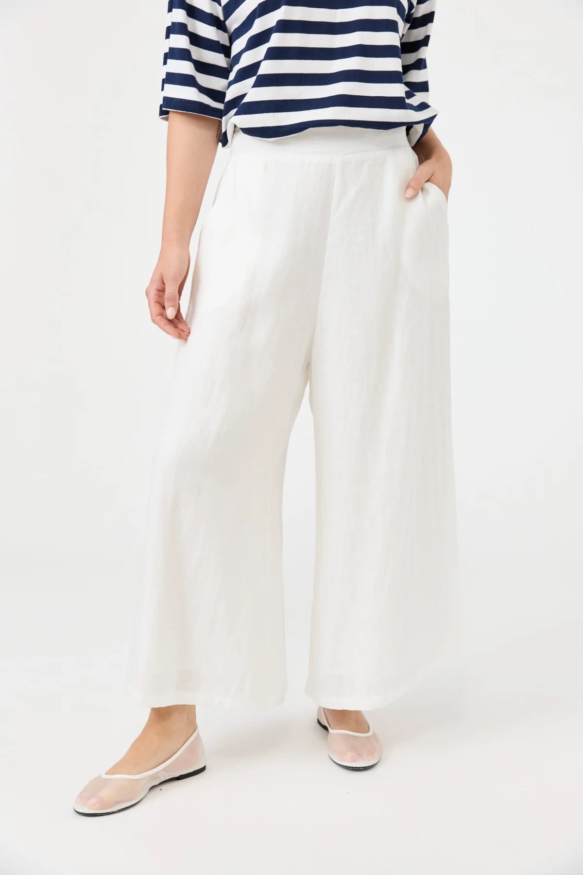 Studio Crop Pant Salt