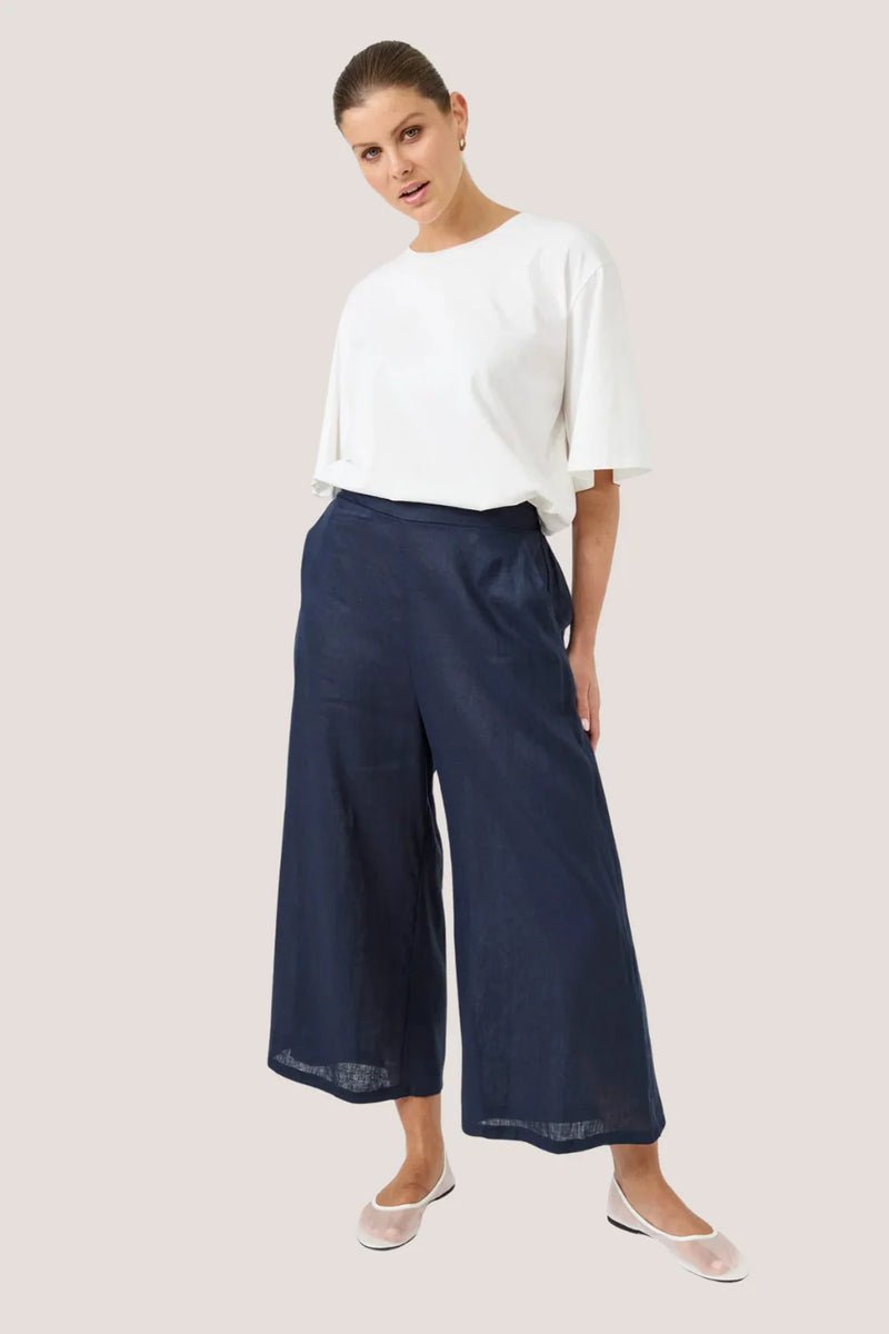 Studio Crop Pant Navy