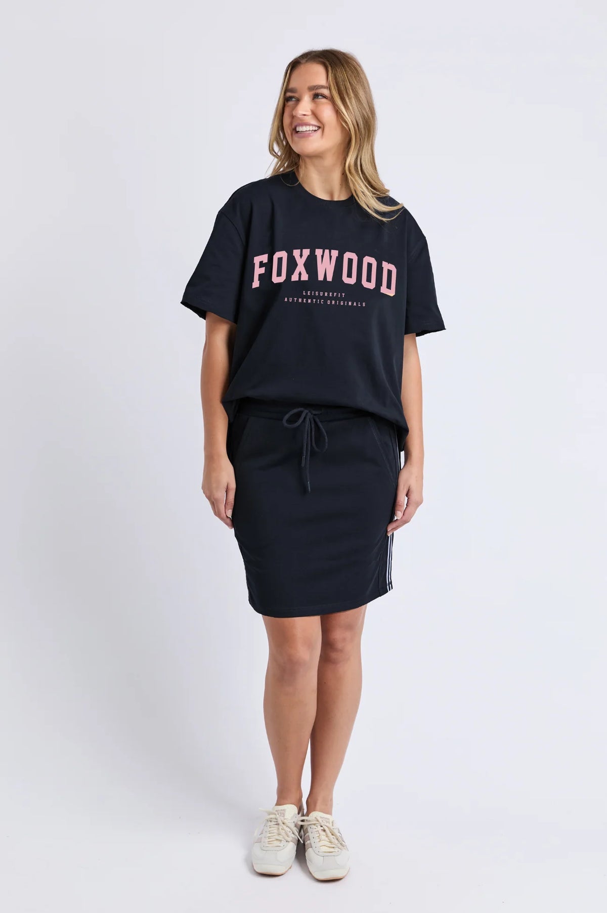 Interval Tee Navy with Neon Pink
