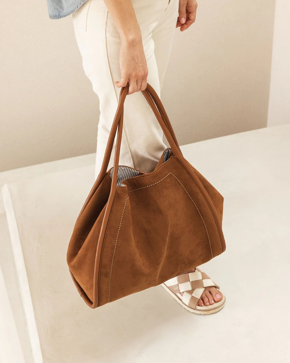 Sutton Shoulder Bag Tan