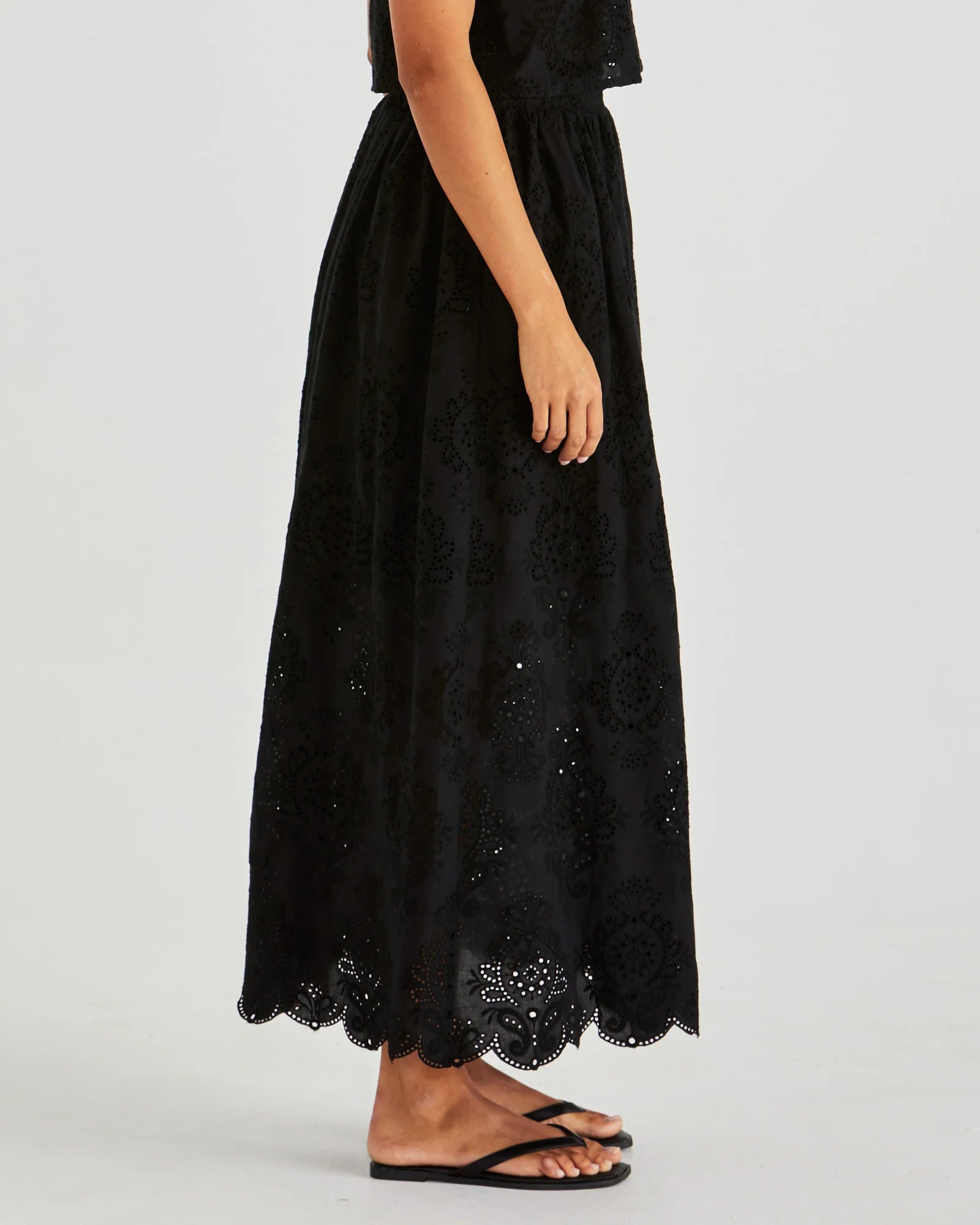 Ani Full Skirt Black