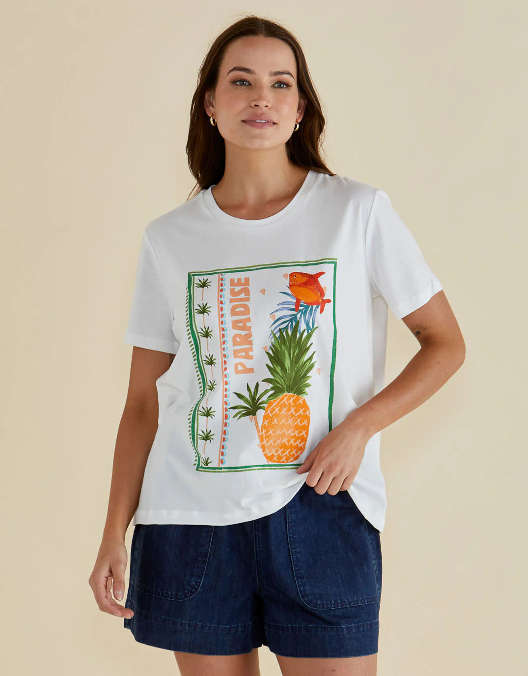 Ellia Crew Tee Paradise Beach White