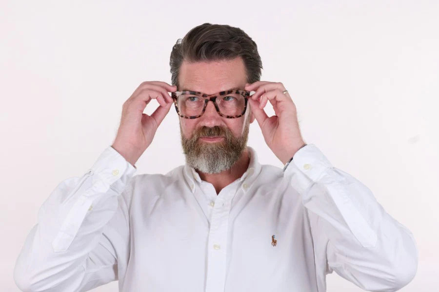 11am Light Tort Reading Glasses