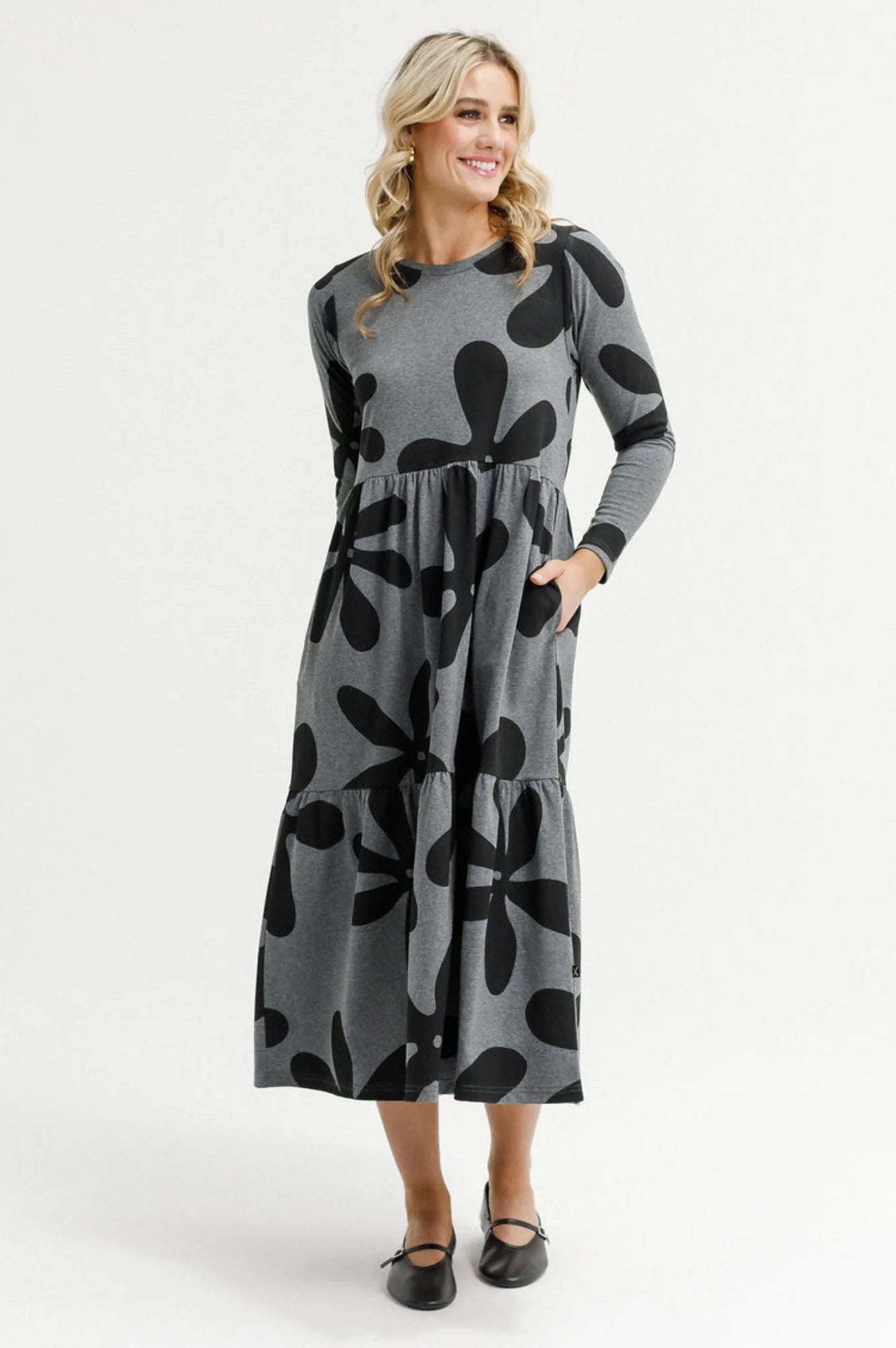 Long Sleeve Kaitlin Dress Graphite Daisies