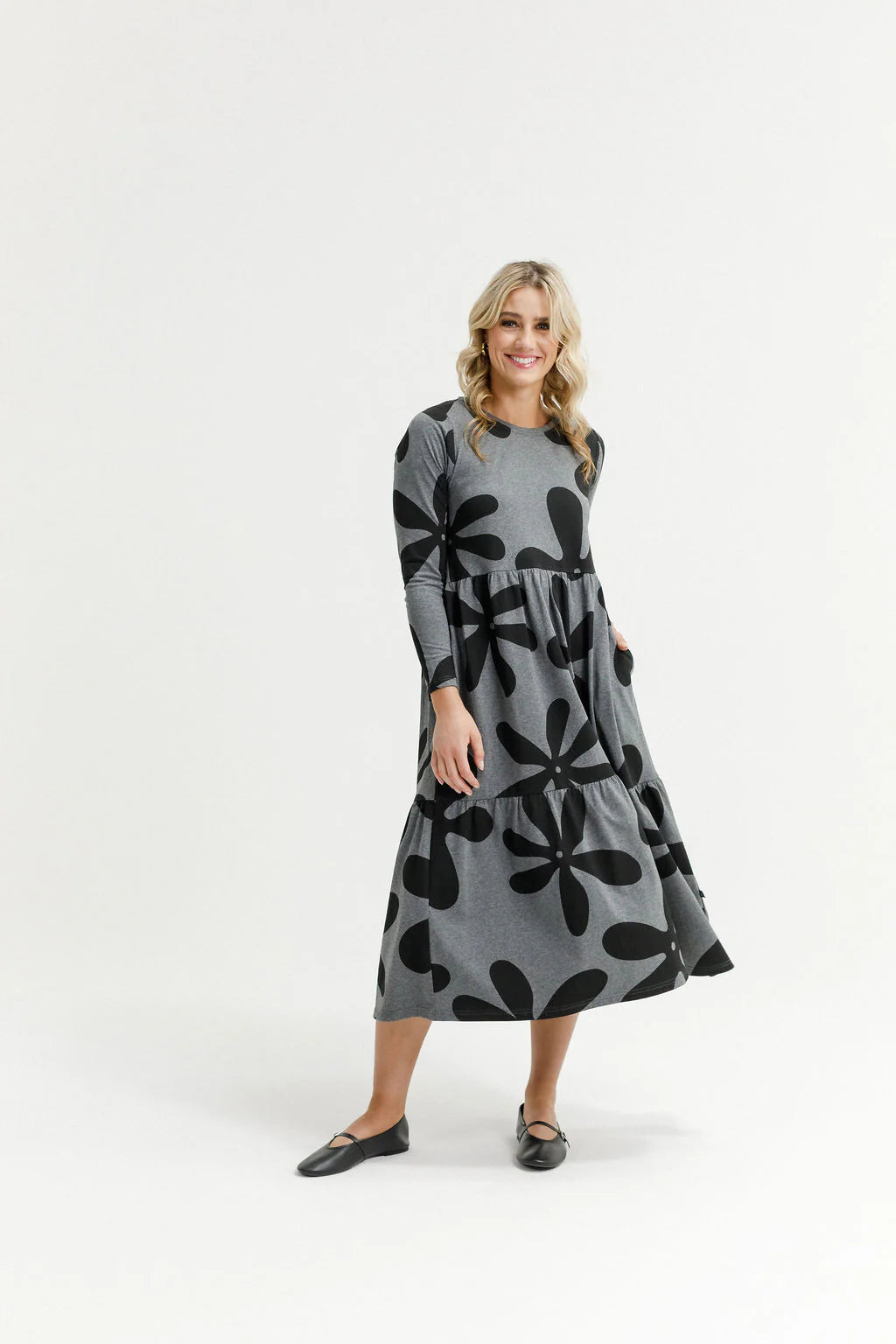 Long Sleeve Kaitlin Dress Graphite Daisies
