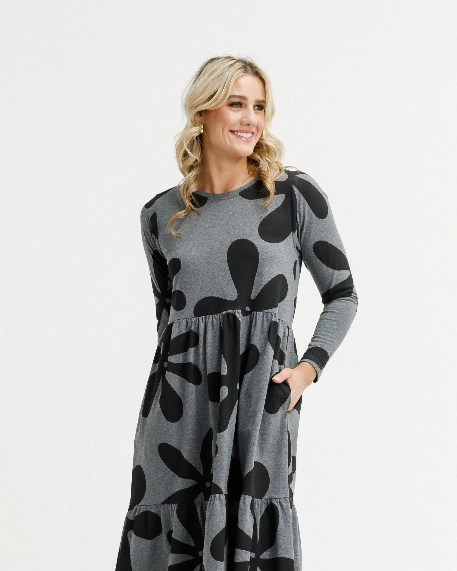 Long Sleeve Kaitlin Dress Graphite Daisies