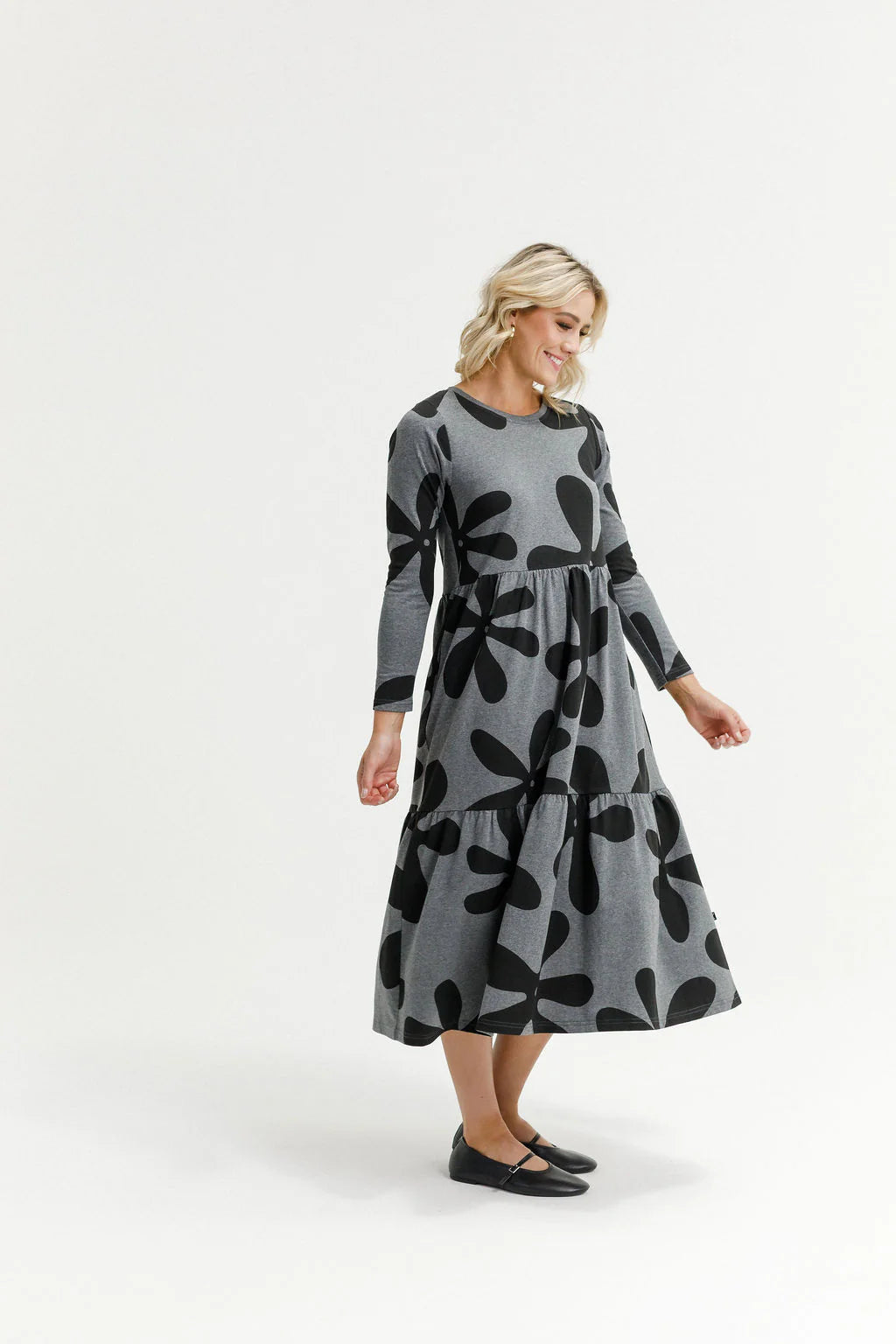Long Sleeve Kaitlin Dress Graphite Daisies