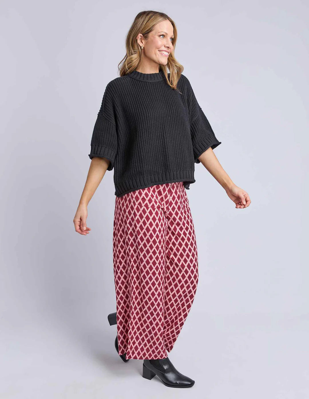 Luela Short Sleeve Knit Black