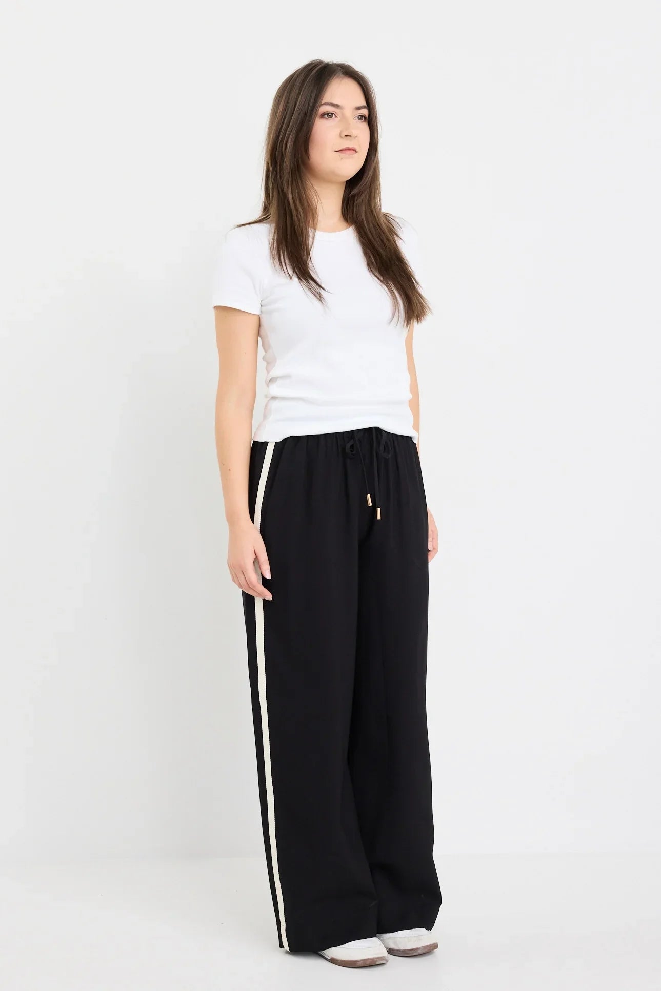 Townie Black Matte Petite Stripe
Side Tape Wide Leg Pants