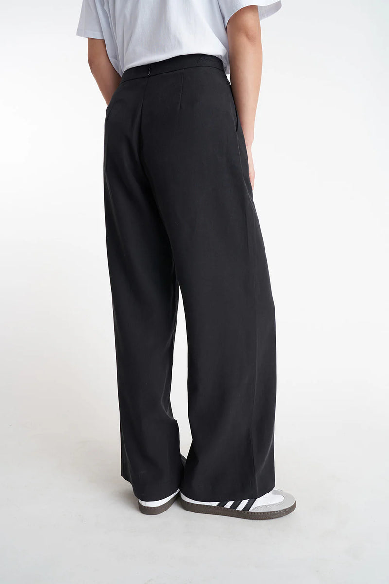 Staple Pant Black